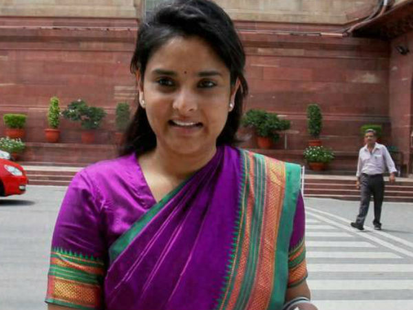 Ramya complains to Rahul, blames Ambareesh, Krishna for defeat Ramya complains to Rahul, blames Ambareesh, Krishna for defeat