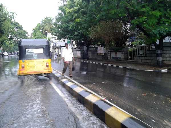 அனலை குறைத்த மழை