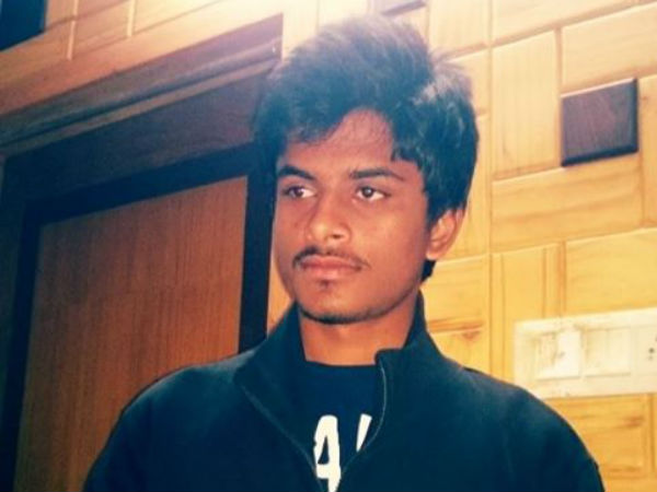 4 பேர்