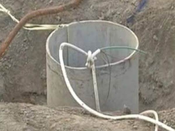 Karnataka: 4 year-old girl trapped in a borewell found dead Karnataka: 4 year-old girl trapped in a borewell found dead