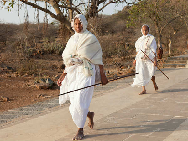 ஜெயின் துறவிகள் போராட்டம்