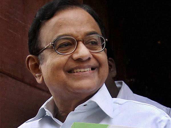 ப.சிதம்பரம் வந்தார்.. நாராயணன் ஒதுங்கினார்...