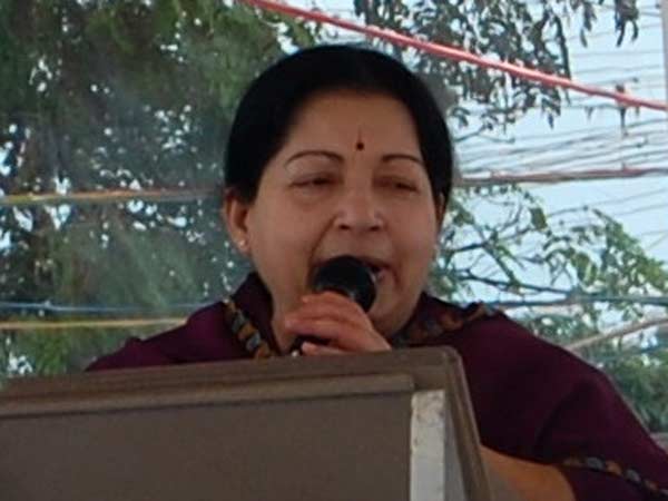 அதிமுகவுக்கு சாதகமாக தேர்தல் ஆணையம்..