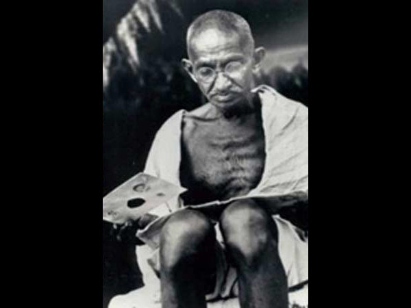 'வேட்டி' கட்டிய காந்தி