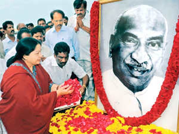 ஜெயலலிதா மலர் அஞ்சலி