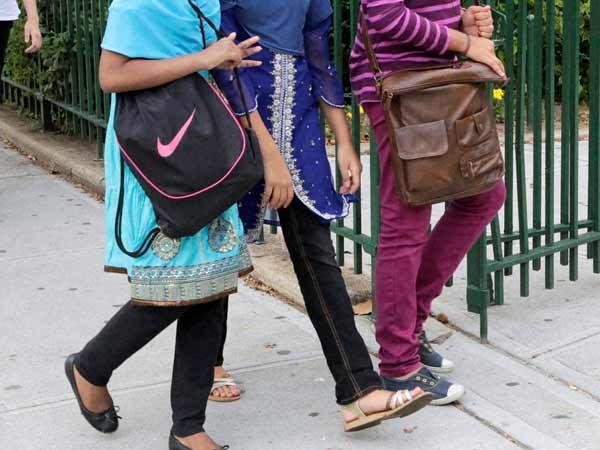 ஆடைகளில் கண்ணியம்