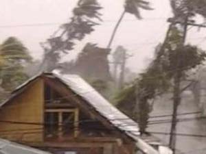 Deadly typhoon Rammasun shuts down Philippine capital, four killed Deadly typhoon Rammasun shuts down Philippine capital, four killed
