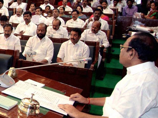 சபாநாயகருக்கு அதிகாரம்