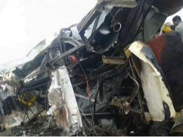 25 children, driver killed as school bus collides with train in Telangana 25 children, driver killed as school bus collides with train in Telangana