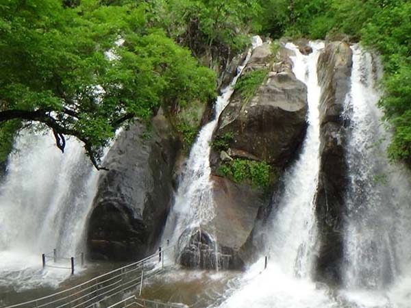 செண்பகா தேவி அருவி