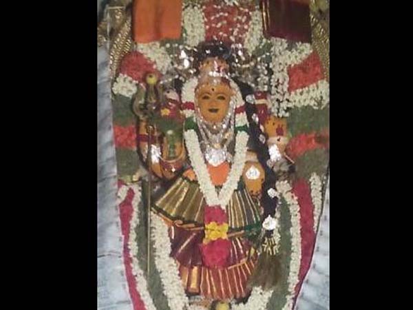 மயிலை முண்டகக் கண்ணியம்மன்