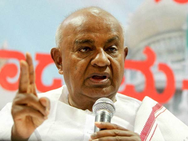 போட்டி வேணாமே - கவுடா