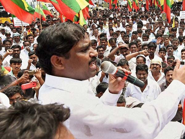 Velmurugan condemns Srilanka on article against Jayalalithaa Velmurugan condemns Srilanka on article against Jayalalithaa