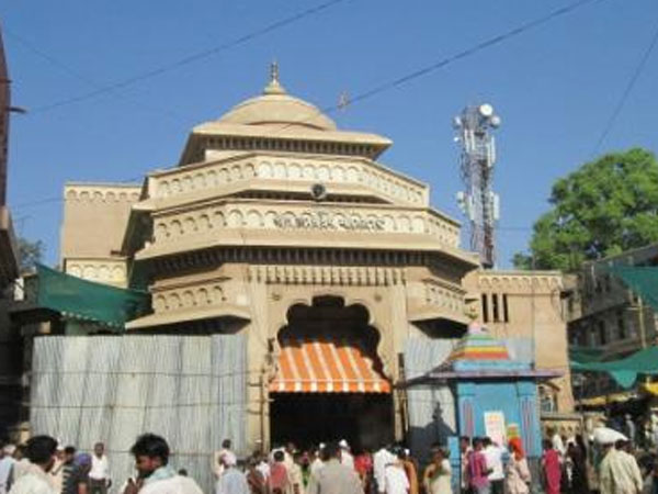 Pandharpur temple allows female and non-brahmin male priests Pandharpur temple allows female and non-brahmin male priests