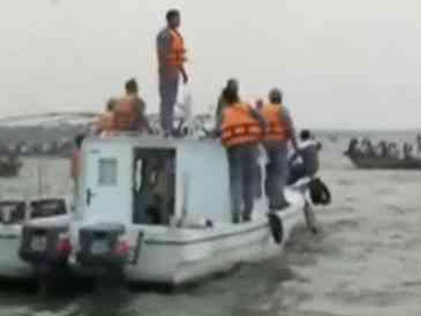 Bangladesh ferry sinks with up to 200 on board: Police Bangladesh ferry sinks with up to 200 on board: Police