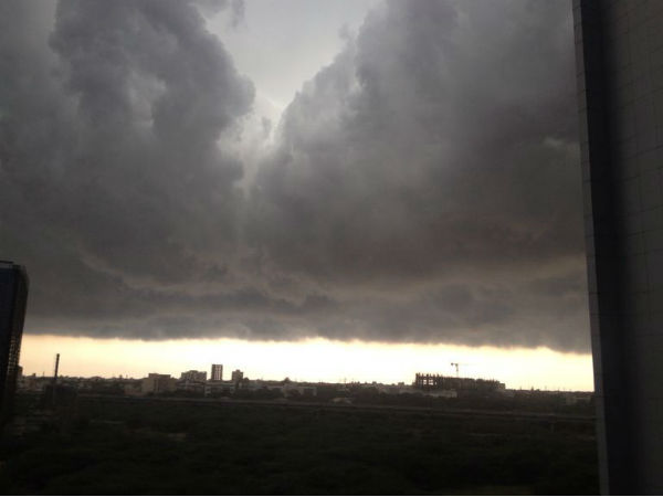 Strong winds slam Chennai suburbs Strong winds slam Chennai suburbs