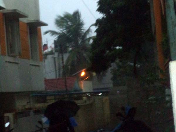 Strong winds slam Chennai suburbs Strong winds slam Chennai suburbs