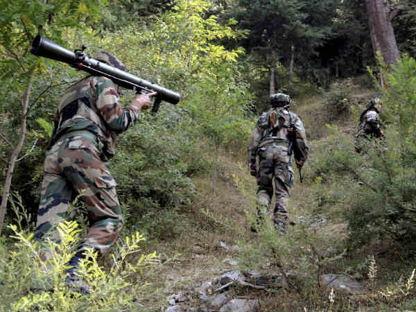 Pakistan violates ceasefire again, two BSF jawans injured Pakistan violates ceasefire again, two BSF jawans injured