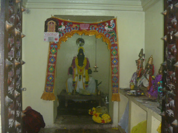 மயிலையும் கோவில்களும்