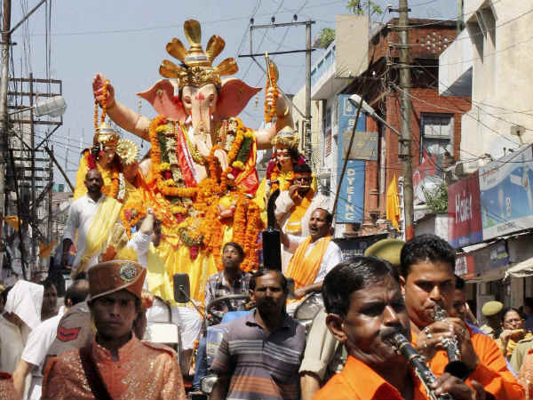 தீவிர ஆலோசனையில் போலீஸார்
