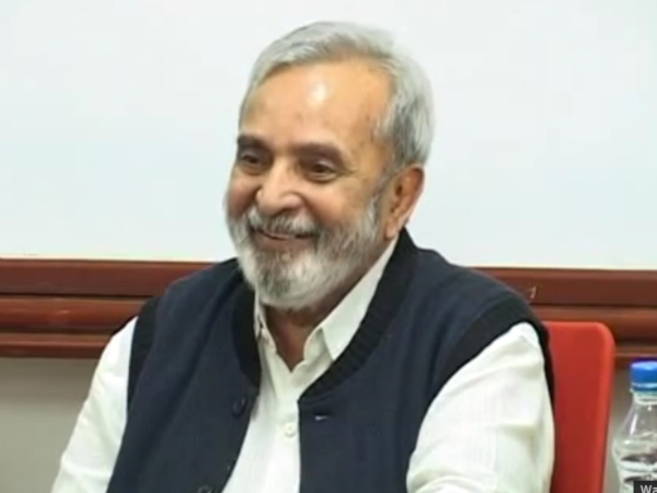 Activists of Fringe Hindu Groups Burst Crackers to 'Celebrate' Ananthamurthy's Death Activists of Fringe Hindu Groups Burst Crackers to 'Celebrate' Ananthamurthy's Death