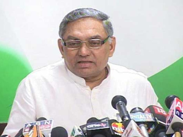 Politicians above 70 should retire: Janardhan Dwivedi Politicians above 70 should retire: Janardhan Dwivedi
