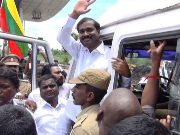 TVK seige toll booths across TN TVK seige toll booths across TN