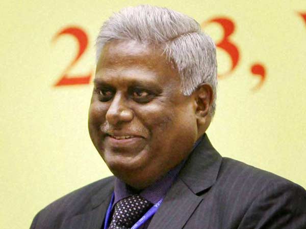 கற்பனையானது- சின்கா வழக்கறிஞர்