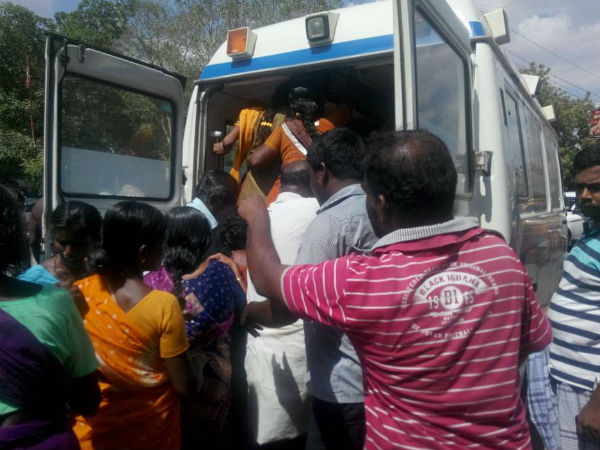 Town bus rams into transformer in Nellai; 40 passengers escape unhurt Town bus rams into transformer in Nellai; 40 passengers escape unhurt