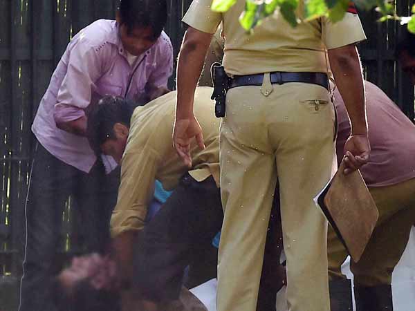 White tiger kills class 12 student inside Delhi zoo White tiger kills class 12 student inside Delhi zoo