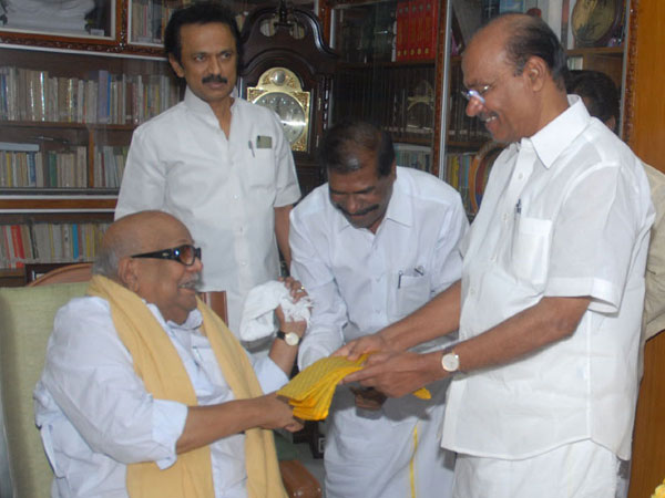 Dr.Ramadoss meets Karunanidhi Dr.Ramadoss meets Karunanidhi