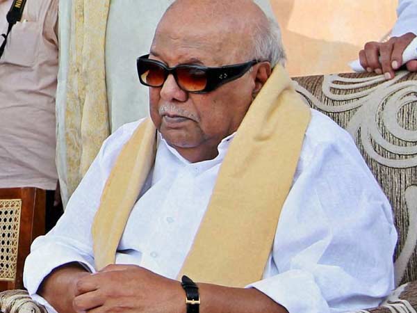 வீட்டோடு இருக்கிறார் கருணாநிதி