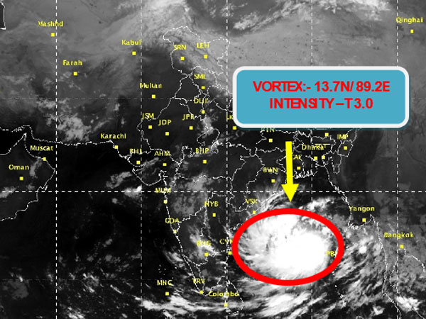 Cyclone Hudhud intensifies; Odisha, Andhra Pradesh brace for impact Cyclone Hudhud intensifies; Odisha, Andhra Pradesh brace for impact