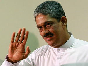 Fonseka warns Rajapakse Fonseka warns Rajapakse