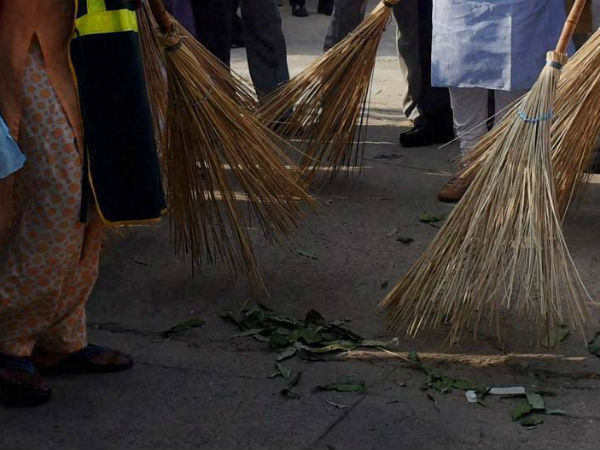 Bangalore students follows Clean India project… Bangalore students follows Clean India project…