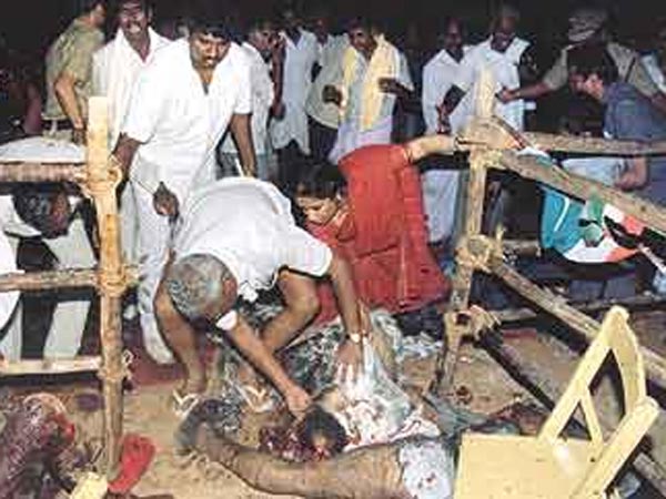 ஆர்வமில்லாதது போல காட்டிக் கொண்டாலும்