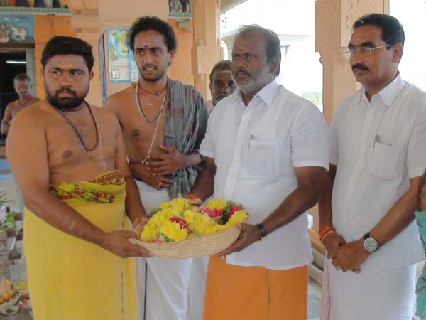 60 க்கும் மேற்பட்ட கோவில்களில்