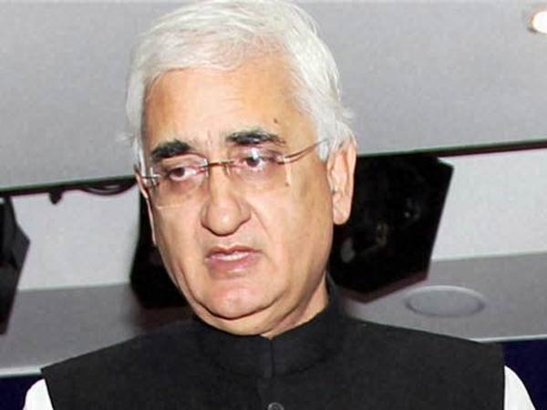 PM takes people along abroad to increase crowd: Khurshid PM takes people along abroad to increase crowd: Khurshid
