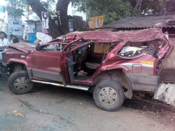 3 killed in freak accident near Chennai 3 killed in freak accident near Chennai