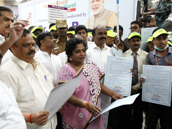1000 college students joins clean India campaign 1000 college students joins clean India campaign