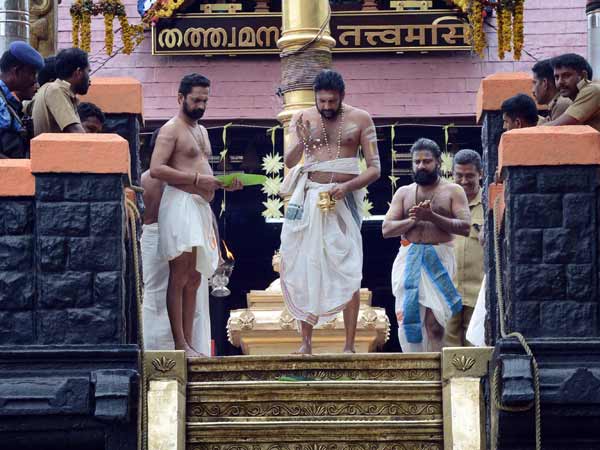 கண்ணைக் கட்டி கரகாட்டம்