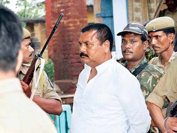 Bihar MLA scalded with boiling oil after argument with a sweet shop owner Bihar MLA scalded with boiling oil after argument with a sweet shop owner