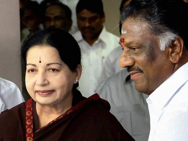 ஓ.பி.எஸ் விவரம் தெரிந்தவர்