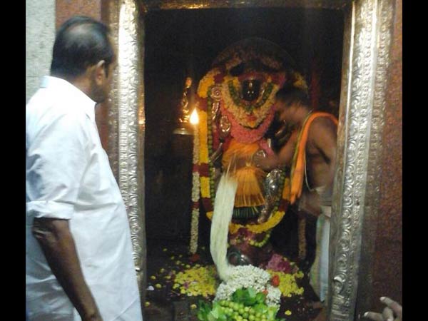 ராஜராஜன் வழிபாடு..