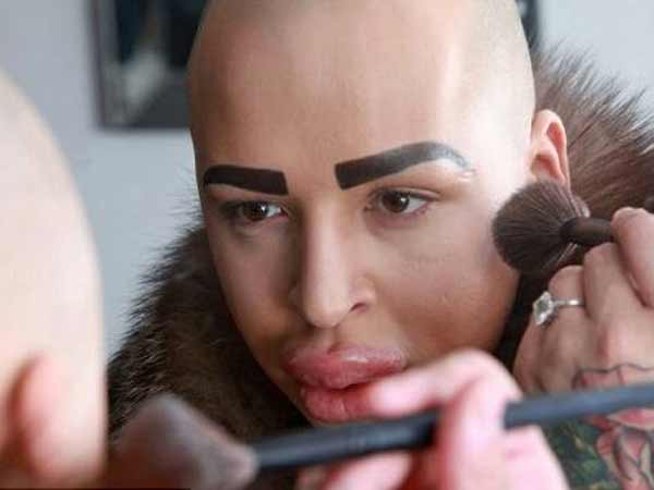 Man spends USD 150K to look like Kim Kardashian Man spends USD 150K to look like Kim Kardashian