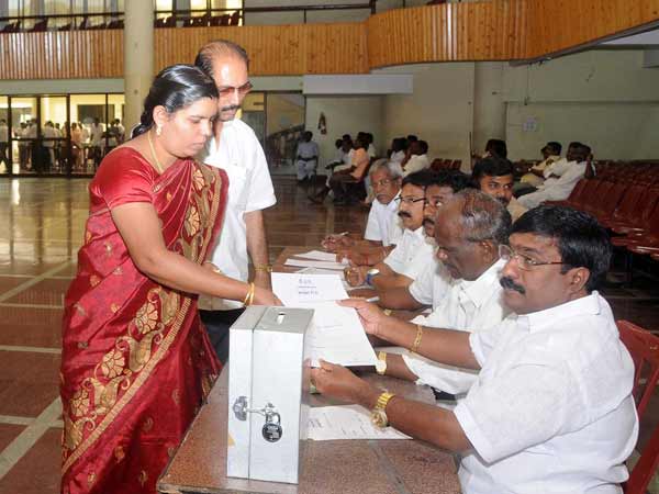 வென்றது யார்? யார்?
