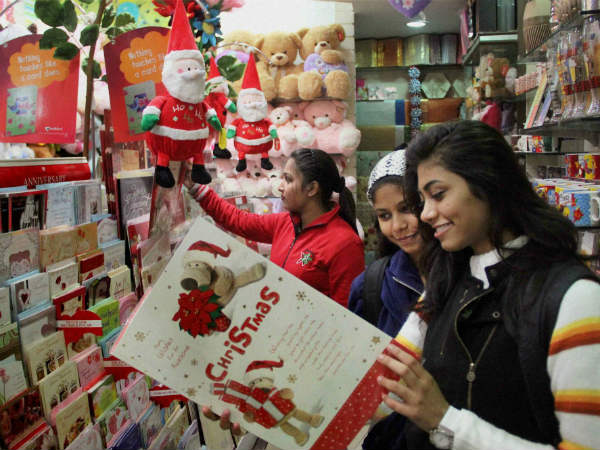 Christians celebrate Christmas Christians celebrate Christmas