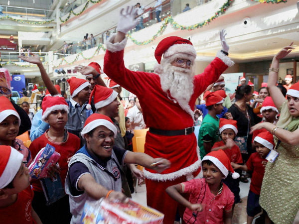 Christians celebrate Christmas Christians celebrate Christmas