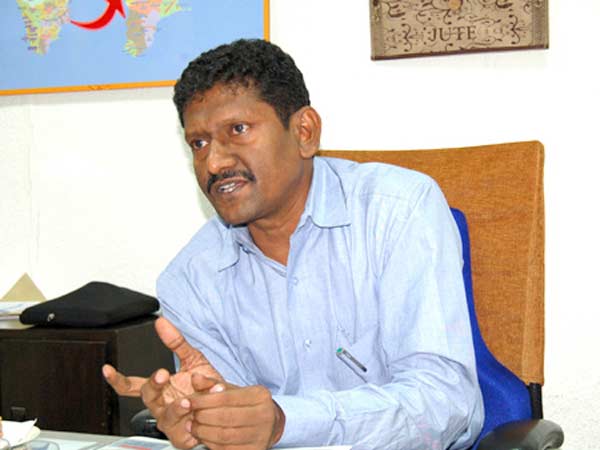 நடுக்காட்டில் பங்களா