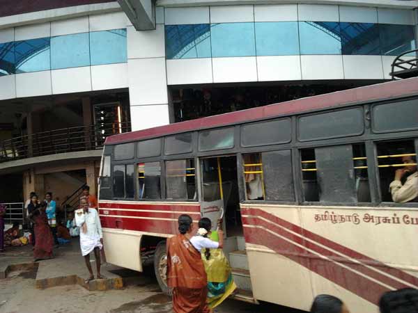 Bus wheel detaches and passengers escape unhurt Bus wheel detaches and passengers escape unhurt